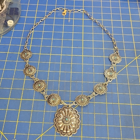 Turquiose Stone Silver Tone Concho 34" + 2" Extension  Necklace - Picture 1 of 10